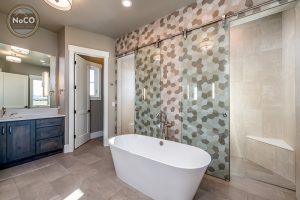 colorado custom home bathroom bathtub